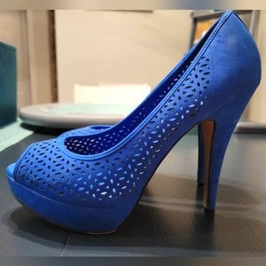 Apt. 9 size 9 blue heels